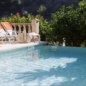Petit - Hotel